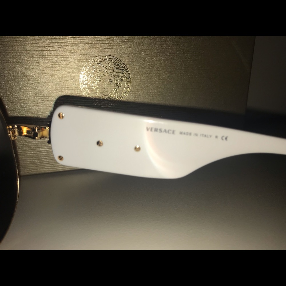 Authentic ✨VERSACE SUNGLASSES✨ - Picture 5 of 7